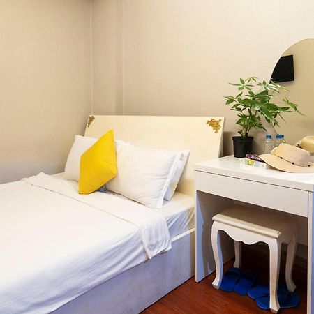 Crowne Bui Vien Hotel โฮจิมินห์ซิตี้ ภายนอก รูปภาพ