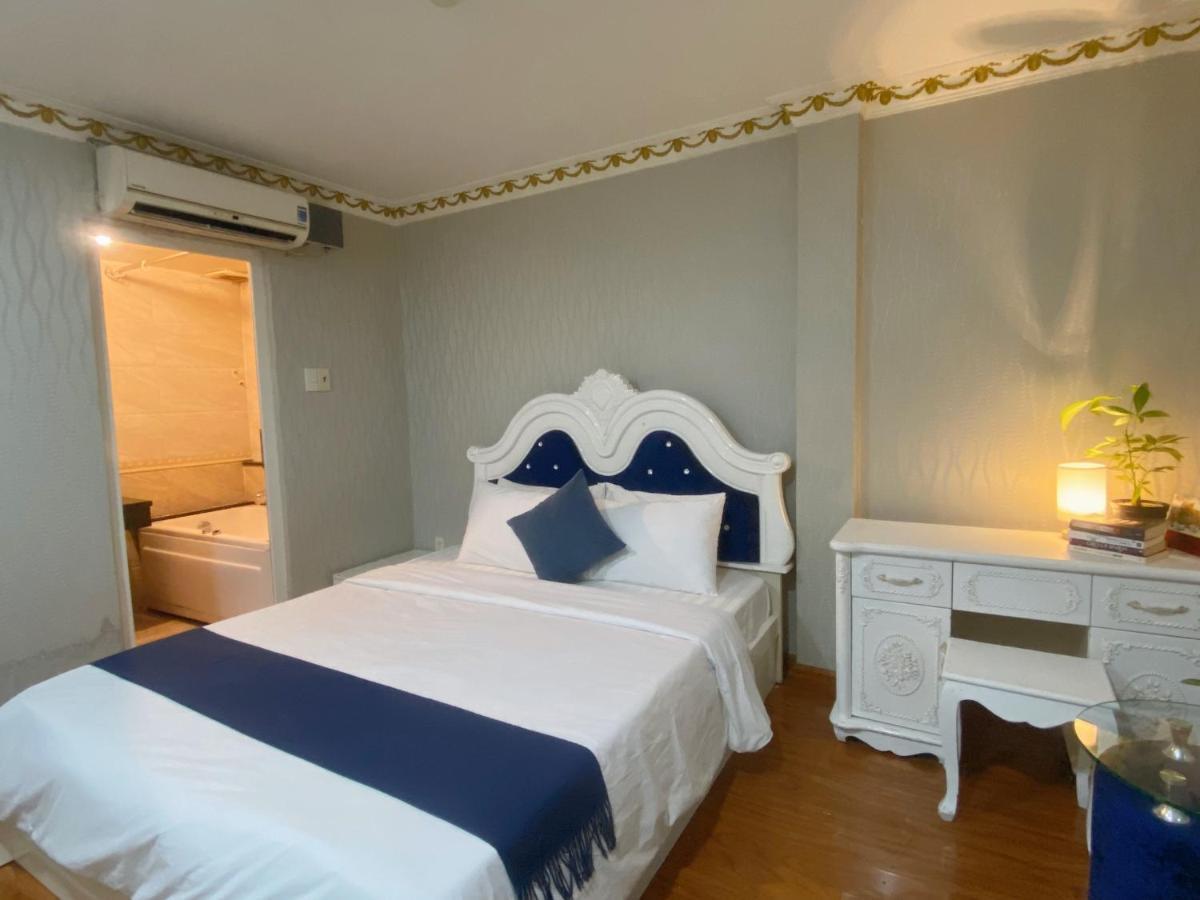 Crowne Bui Vien Hotel โฮจิมินห์ซิตี้ ภายนอก รูปภาพ
