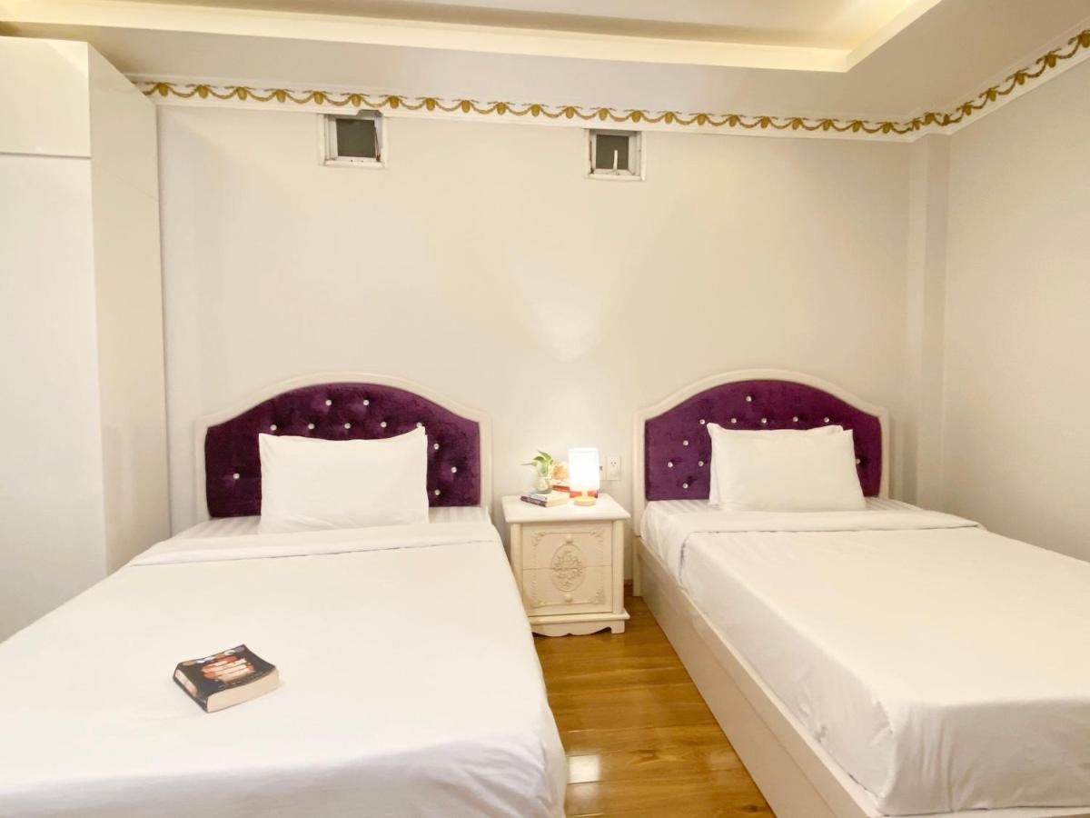 Crowne Bui Vien Hotel โฮจิมินห์ซิตี้ ภายนอก รูปภาพ